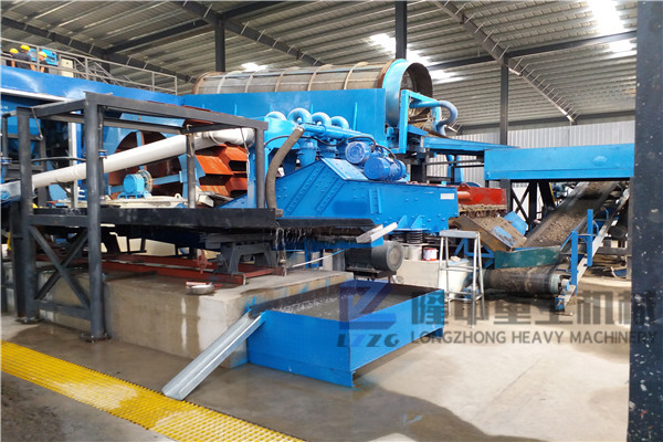 隆中重工振動(dòng)篩尾礦處理現(xiàn)場(chǎng)--福建